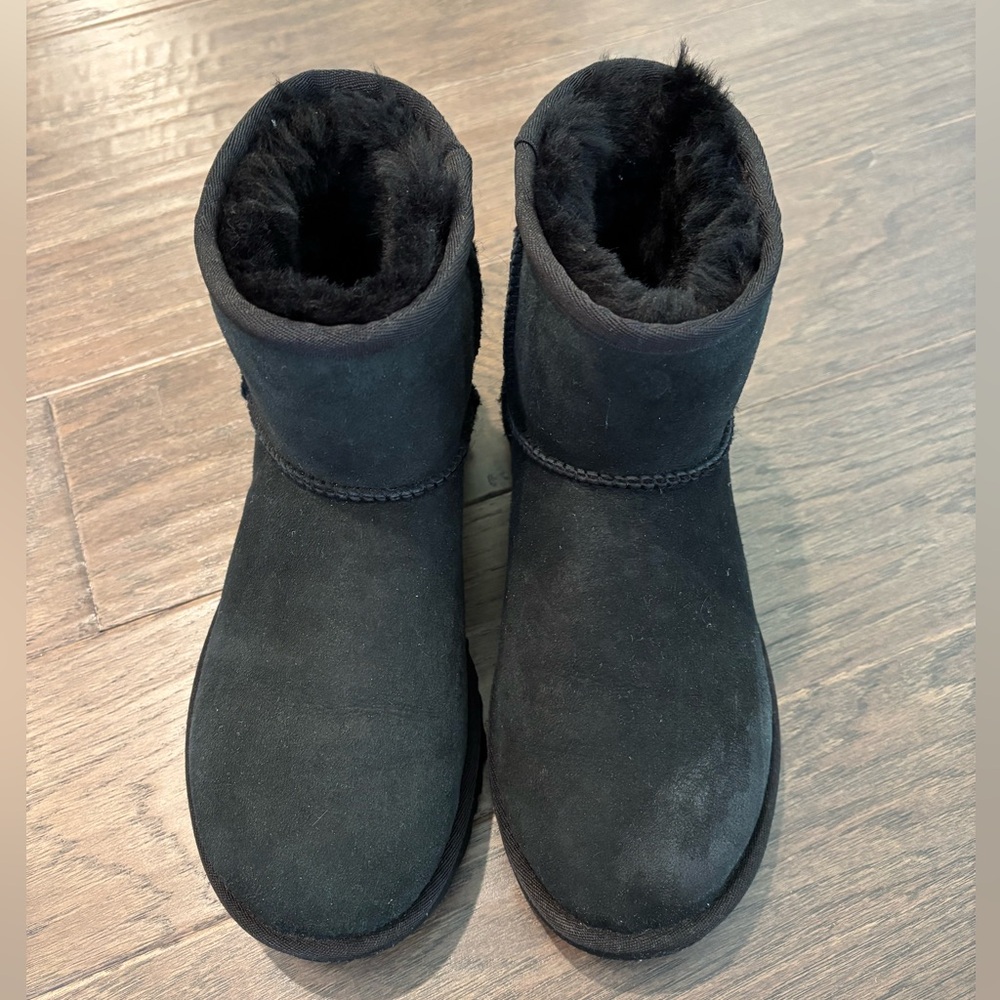 UGG Women’s Classic Mini Boots